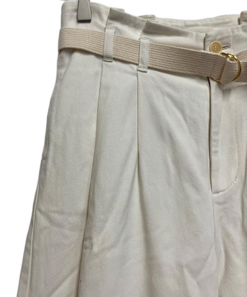 IENA（イエナ）IENA (イエナ) ベルテッドタックパンツ ホワイト サイズ:SIZE Mの古着・服飾アイテム