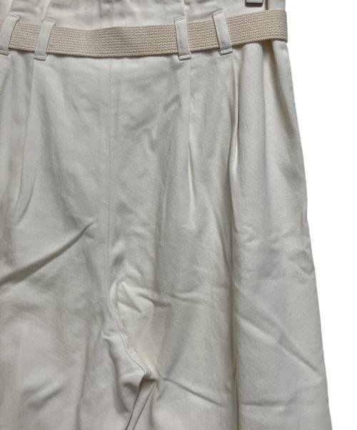 IENA（イエナ）IENA (イエナ) ベルテッドタックパンツ ホワイト サイズ:SIZE Mの古着・服飾アイテム