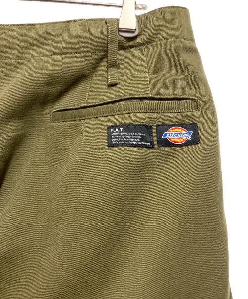 FAT（エフエーティー）FAT (エフエーティー) Dickies (ディッキーズ) カーゴパンツ オリーブ サイズ:不明の古着・服飾アイテム