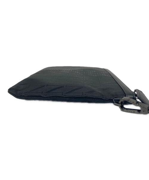 EMPORIO ARMANI（エンポリオ アルマーニ）EMPORIO ARMANI (エンポリオアルマーニ) クラッチバッグ ブラックの古着・服飾アイテム