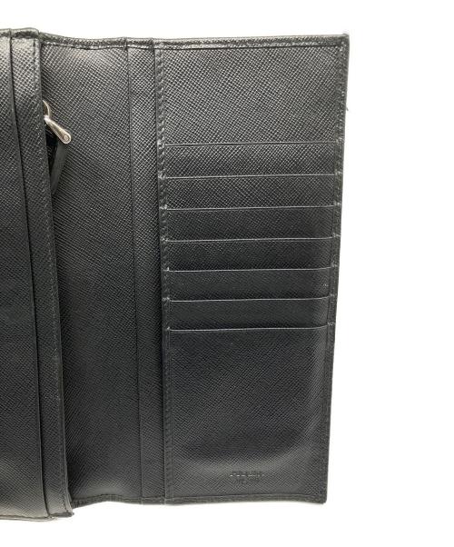 PRADA（プラダ）PRADA (プラダ) サフィアーノトライアングルウォレット ブラックの古着・服飾アイテム