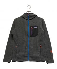 Patagonia（パタゴニア）の古着「R1エア・フルジップ・フーディ」｜グレー
