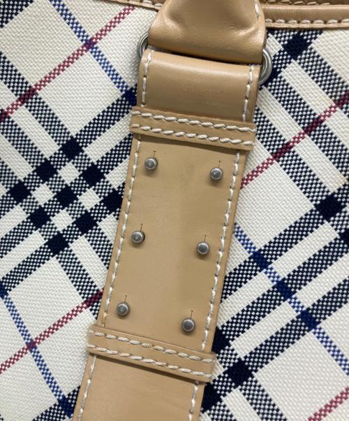 BURBERRY BLUE LABEL（バーバリー ブルー レーベル）BURBERRY BLUE LABEL (バーバリー ブルー レーベル) ノバチェックハンドバッグ ホワイト×ベージュの古着・服飾アイテム