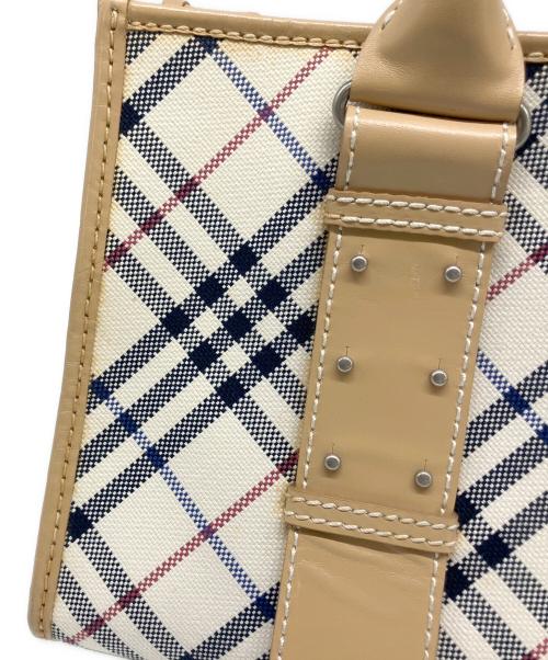 BURBERRY BLUE LABEL（バーバリー ブルー レーベル）BURBERRY BLUE LABEL (バーバリー ブルー レーベル) ノバチェックハンドバッグ ホワイト×ベージュの古着・服飾アイテム