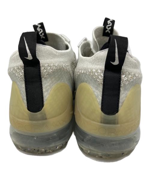 NIKE（ナイキ）NIKE (ナイキ) AIR VAPORMAX 2021 FLYKNIT（エア ヴェイパーマックス 2021 フライニット） ライトグレー サイズ:US 10.5の古着・服飾アイテム