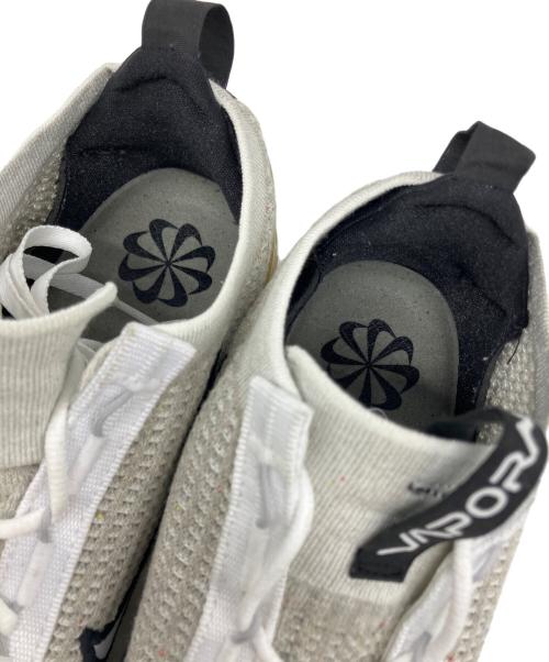 NIKE（ナイキ）NIKE (ナイキ) AIR VAPORMAX 2021 FLYKNIT（エア ヴェイパーマックス 2021 フライニット） ライトグレー サイズ:US 10.5の古着・服飾アイテム