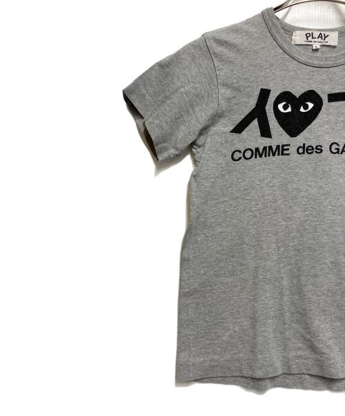 PLAY COMME des GARCONS（プレイコムデギャルソン）PLAY COMME des GARCONS (プレイコムデギャルソン) 半袖カットソー ライトグレー サイズ:SIZE Sの古着・服飾アイテム