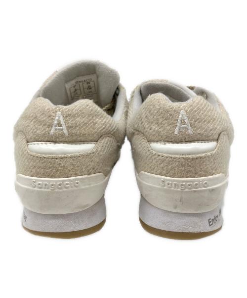 via SANGACIO（ヴィア・サンガチオ）via SANGACIO (ヴィア・サンガチオ) ローカットスニーカー ベージュ サイズ:US 6の古着・服飾アイテム