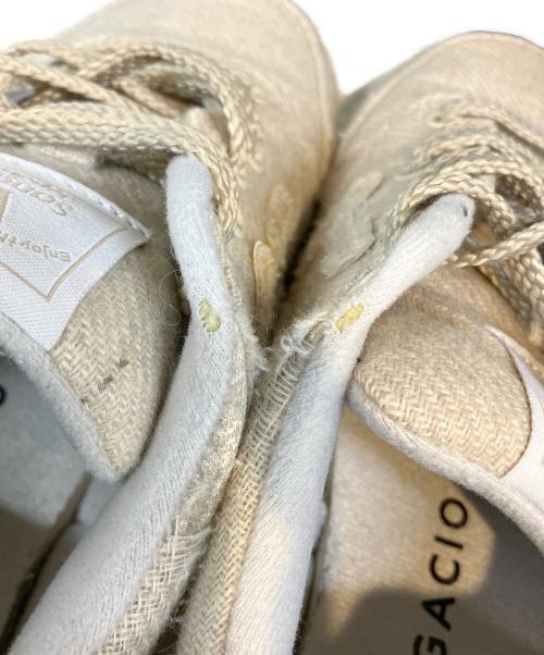 via SANGACIO（ヴィア・サンガチオ）via SANGACIO (ヴィア・サンガチオ) ローカットスニーカー ベージュ サイズ:US 6の古着・服飾アイテム