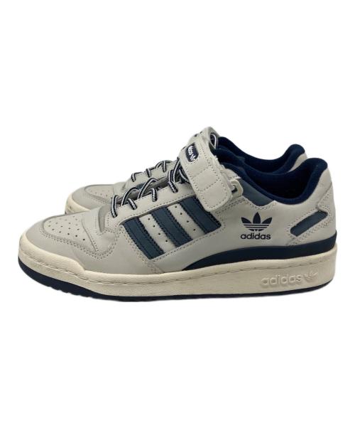adidas（アディダス）adidas (アディダス) FORUM LOW（フォーラム ロー） ライトグレー×ネイビー サイズ:US 8の古着・服飾アイテム