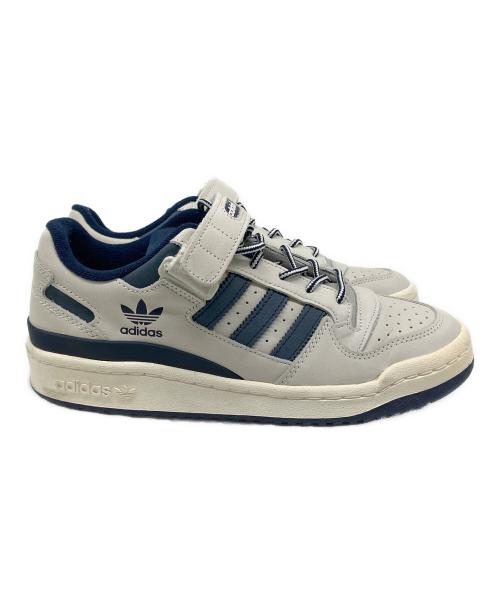 adidas（アディダス）adidas (アディダス) FORUM LOW（フォーラム ロー） ライトグレー×ネイビー サイズ:US 8の古着・服飾アイテム