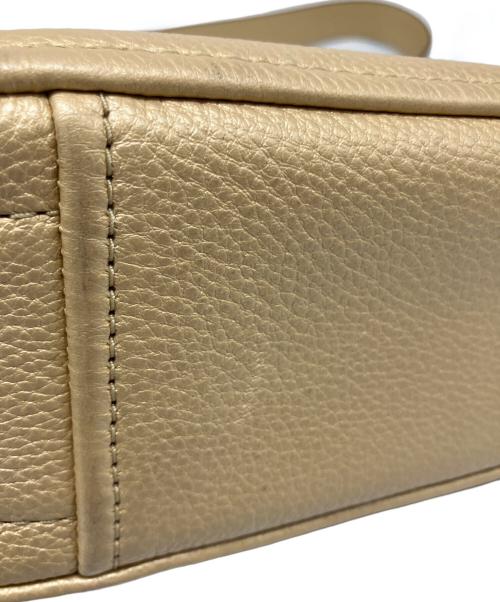 MARC JACOBS（マークジェイコブズ）MARC JACOBS (マークジェイコブズ) THE SOFTSHOT PEARLIZED（ソフトショット パーライズド） ベージュの古着・服飾アイテム