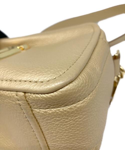MARC JACOBS（マークジェイコブズ）MARC JACOBS (マークジェイコブズ) THE SOFTSHOT PEARLIZED（ソフトショット パーライズド） ベージュの古着・服飾アイテム