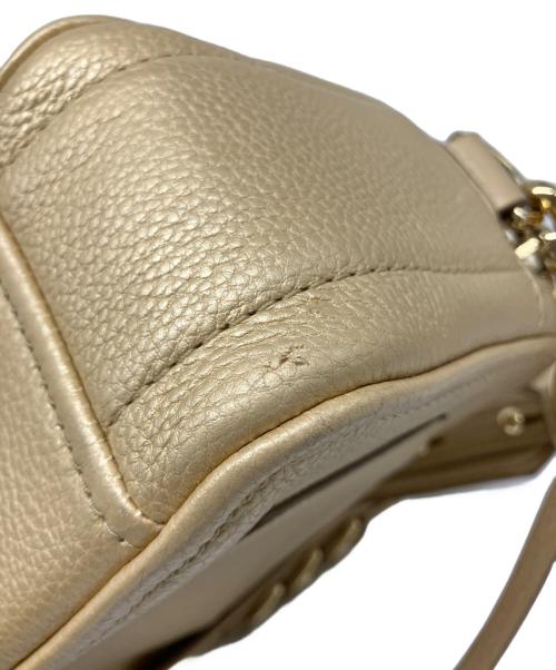 MARC JACOBS（マークジェイコブズ）MARC JACOBS (マークジェイコブズ) THE SOFTSHOT PEARLIZED（ソフトショット パーライズド） ベージュの古着・服飾アイテム