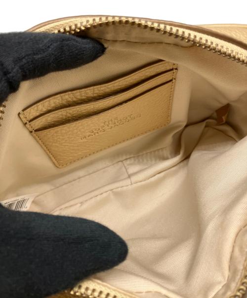 MARC JACOBS（マークジェイコブズ）MARC JACOBS (マークジェイコブズ) THE SOFTSHOT PEARLIZED（ソフトショット パーライズド） ベージュの古着・服飾アイテム