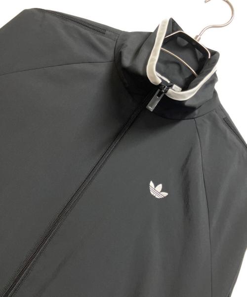 adidas（アディダス）adidas (アディダス) アディレニウム シーズン3 ジップ トラックトップ ブラック サイズ:Sの古着・服飾アイテム