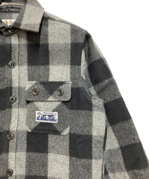 A BATHING APE（アベイシングエイプ）A BATHING APE (アベイシングエイプ) ジャケット グレー×ブラック サイズ:SIZE Mの古着・服飾アイテム