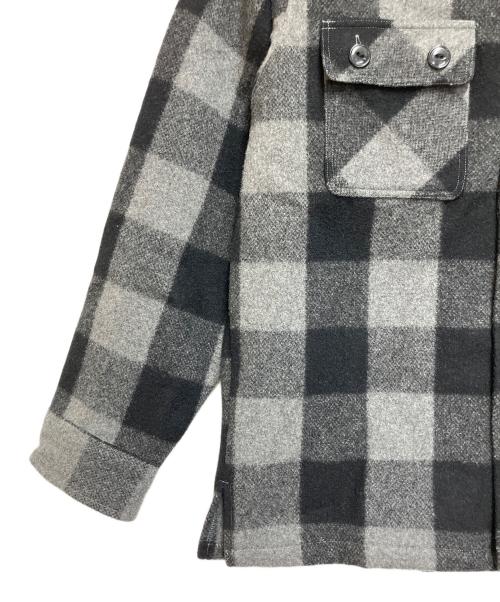 A BATHING APE（アベイシングエイプ）A BATHING APE (アベイシングエイプ) ジャケット グレー×ブラック サイズ:SIZE Mの古着・服飾アイテム