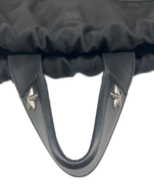JIMMY CHOO（ジミーチュウ）JIMMY CHOO (ジミーチュウ) ナップサック ブラックの古着・服飾アイテム