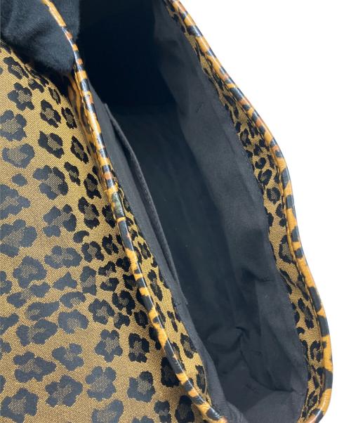 FENDI（フェンディ）FENDI (フェンディ) ショルダーバッグ ブラウンの古着・服飾アイテム