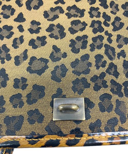FENDI（フェンディ）FENDI (フェンディ) ショルダーバッグ ブラウンの古着・服飾アイテム