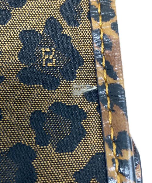 FENDI（フェンディ）FENDI (フェンディ) ショルダーバッグ ブラウンの古着・服飾アイテム