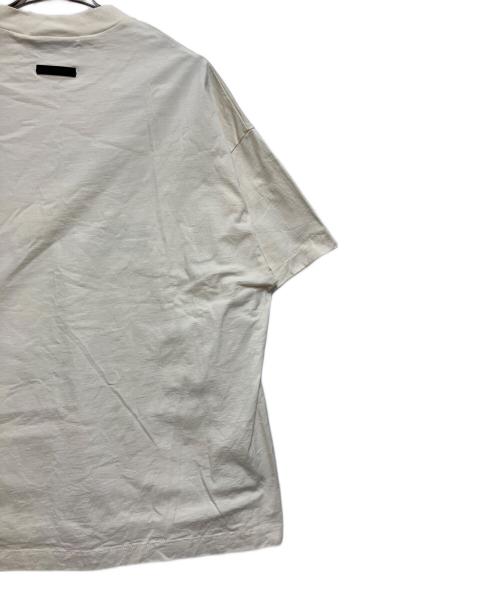 FOG ESSENTIALS（フィアオブゴッド エッセンシャル）FOG ESSENTIALS (フィアオブゴッド エッセンシャル) 半袖カットソー アイボリー サイズ:SIZE Sの古着・服飾アイテム