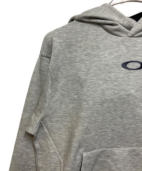 OAKLEY（オークリー）OAKLEY (オークリー) パーカー ライトグレー サイズ:SIZE XL 未使用品の古着・服飾アイテム