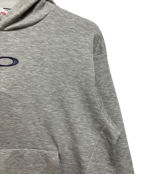 OAKLEY（オークリー）OAKLEY (オークリー) パーカー ライトグレー サイズ:SIZE XL 未使用品の古着・服飾アイテム