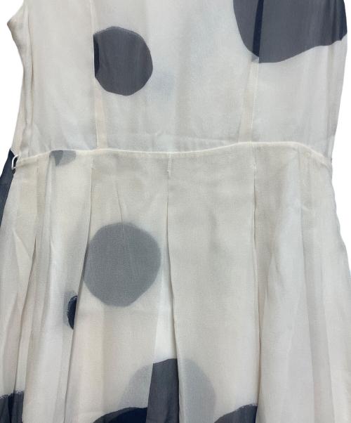 MaxMara（マックスマーラ）MaxMara (マックスマーラ) ノースリーブワンピース ベージュ サイズ:SIZE 36の古着・服飾アイテム