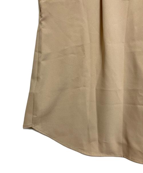 URBAN RESEARCH ROSSO（アーバンリサーチロッソ）URBAN RESEARCH ROSSO (アーバンリサーチロッソ) ノースリーブブラウス ベージュ サイズ:SIZE Freeの古着・服飾アイテム