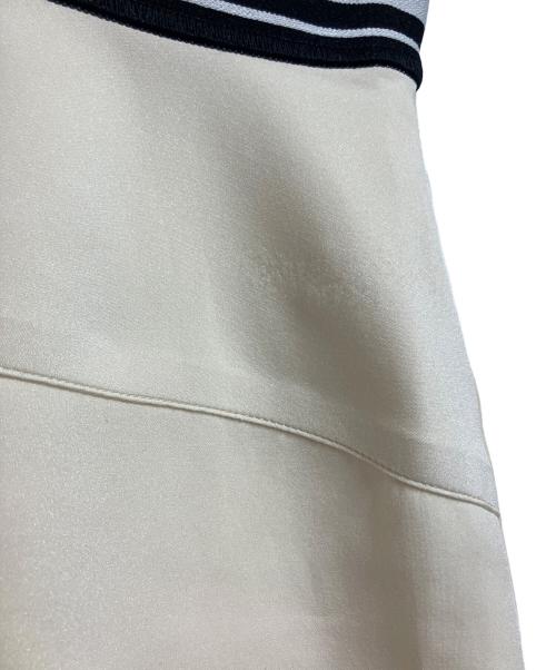 LOUIS VUITTON（ルイ ヴィトン）LOUIS VUITTON (ルイ ヴィトン) ペンシルスカート アイボリー サイズ:SIZE Mの古着・服飾アイテム