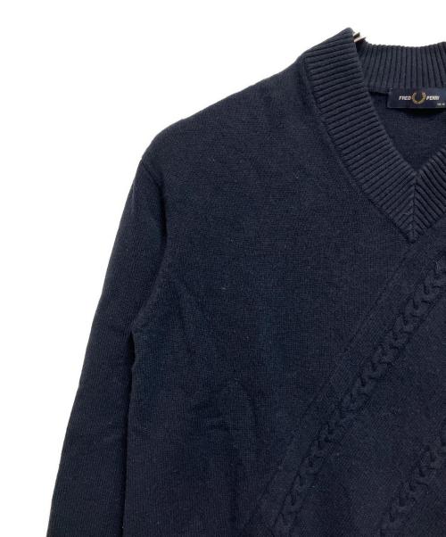 FRED PERRY（フレッドペリー）FRED PERRY (フレッドペリー) Split Hem Cable Knit Jumper ネイビー サイズ:SIZE Mの古着・服飾アイテム
