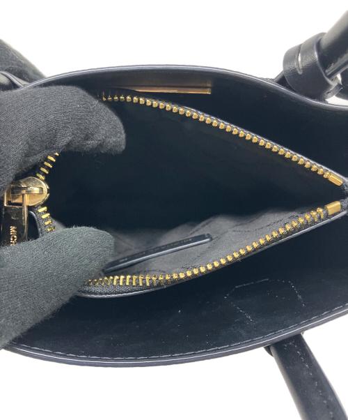 MICHAEL KORS（マイケルコース）MICHAEL KORS (マイケルコース) ハンドバッグ ブラックの古着・服飾アイテム
