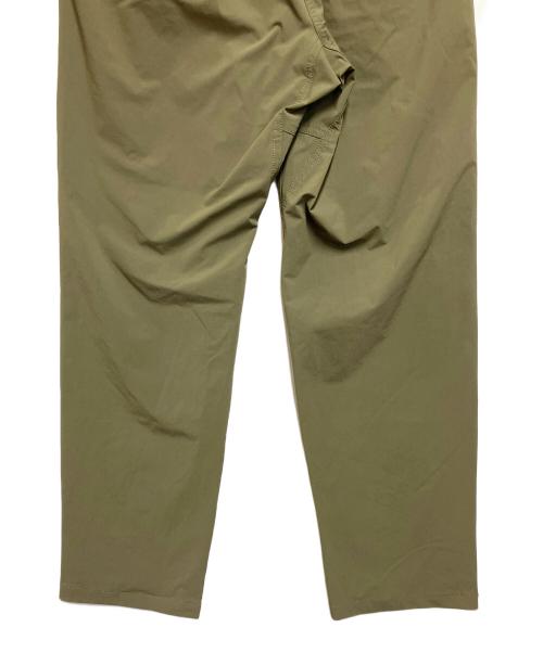 GRAMICCI（グラミチ）GRAMICCI (グラミチ) 4WAY STRETCH TRACK PANT オリーブ サイズ:SIZE XS 未使用品の古着・服飾アイテム
