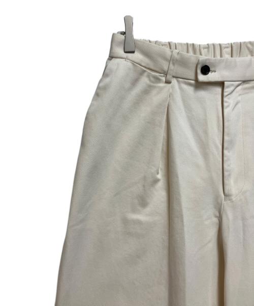 MARKAWARE（マーカウェア）MARKAWARE (マーカウェア) CLASSIC FIT TROUSERS Ⅲ アイボリー サイズ:SIZE Lの古着・服飾アイテム