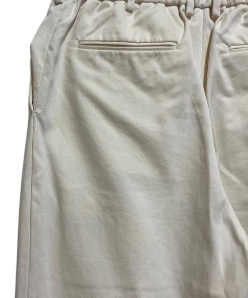 MARKAWARE（マーカウェア）MARKAWARE (マーカウェア) CLASSIC FIT TROUSERS Ⅲ アイボリー サイズ:SIZE Lの古着・服飾アイテム