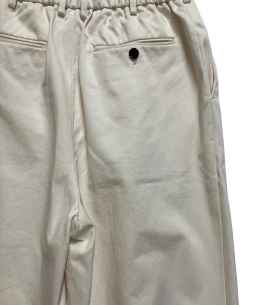 MARKAWARE（マーカウェア）MARKAWARE (マーカウェア) CLASSIC FIT TROUSERS Ⅲ アイボリー サイズ:SIZE Lの古着・服飾アイテム