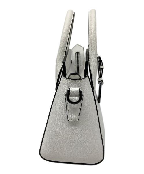 CHARLES & KEITH（チャールズアンドキース）CHARLES & KEITH (チャールズアンドキース) ハンドバッグ ホワイトの古着・服飾アイテム