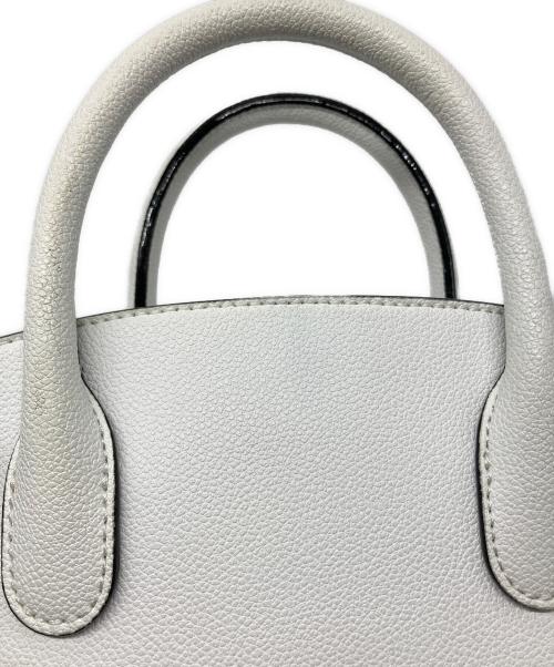 CHARLES & KEITH（チャールズアンドキース）CHARLES & KEITH (チャールズアンドキース) ハンドバッグ ホワイトの古着・服飾アイテム