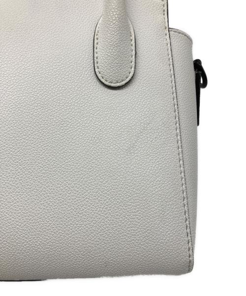 CHARLES & KEITH（チャールズアンドキース）CHARLES & KEITH (チャールズアンドキース) ハンドバッグ ホワイトの古着・服飾アイテム