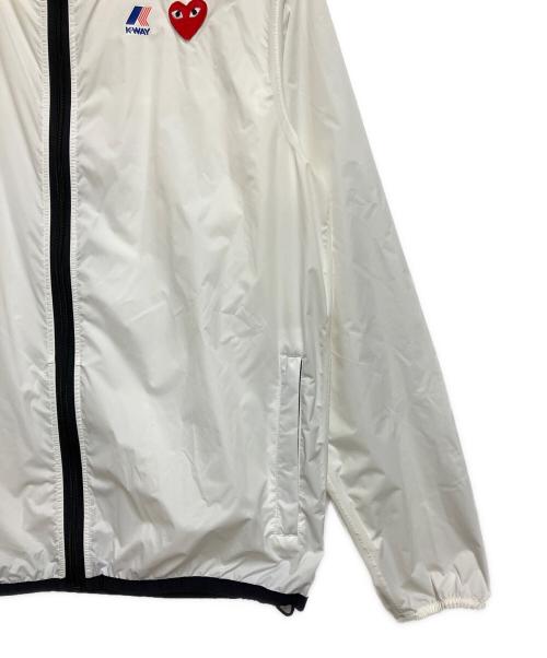 PLAY COMME des GARCONS（プレイコムデギャルソン）PLAY COMME des GARCONS (プレイコムデギャルソン) K-WAY (ケイウェイ) ナイロンジャケット ホワイト×ブラック サイズ:SIZE Lの古着・服飾アイテム