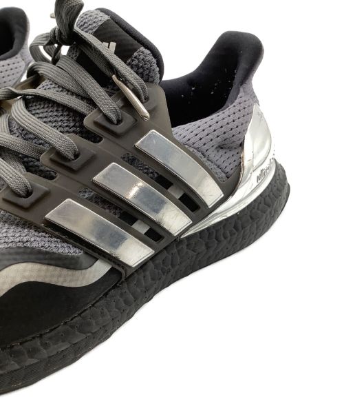 adidas（アディダス）adidas (アディダス) ウルトラブーストローカットシューズ グレー×シルバー サイズ:25.5の古着・服飾アイテム