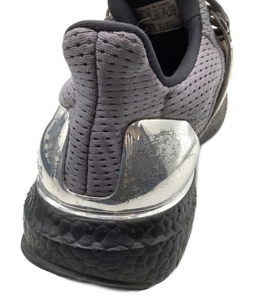 adidas（アディダス）adidas (アディダス) ウルトラブーストローカットシューズ グレー×シルバー サイズ:25.5の古着・服飾アイテム