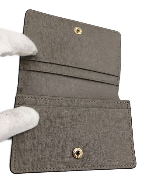 FURLA（フルラ）FURLA (フルラ) カードケース グレージュの古着・服飾アイテム