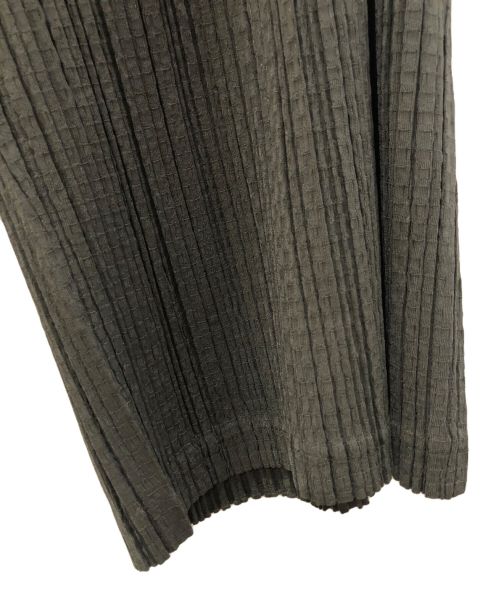 PLEATS PLEASE（プリーツプリーズ）PLEATS PLEASE (プリーツプリーズ) イージープリーツハーフパンツ オリーブ サイズ:4の古着・服飾アイテム