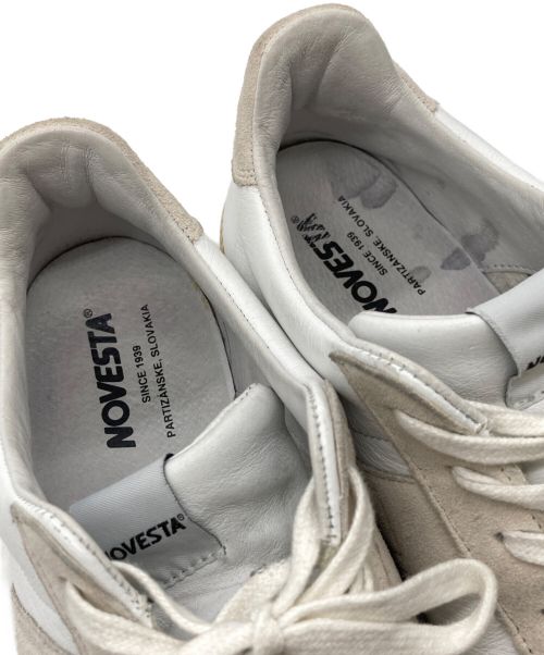 NOVESTA（ノベスタ）NOVESTA (ノベスタ) ジャーマントレーナー ホワイト×ベージュ サイズ:UK 8の古着・服飾アイテム