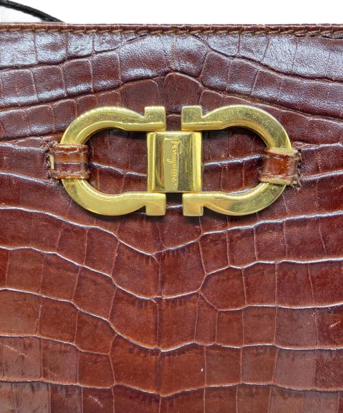 Salvatore Ferragamo（サルヴァトーレ フェラガモ）Salvatore Ferragamo (サルヴァトーレ フェラガモ) クロコ型押ショルダーバッグ ブラウンの古着・服飾アイテム