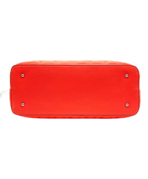 GUESS（ゲス）GUESS (ゲス) キルティングトートバッグ ネオンオレンジの古着・服飾アイテム