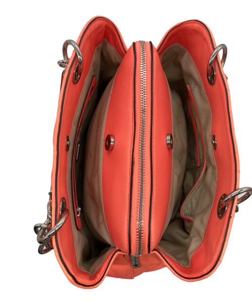 GUESS（ゲス）GUESS (ゲス) キルティングトートバッグ ネオンオレンジの古着・服飾アイテム